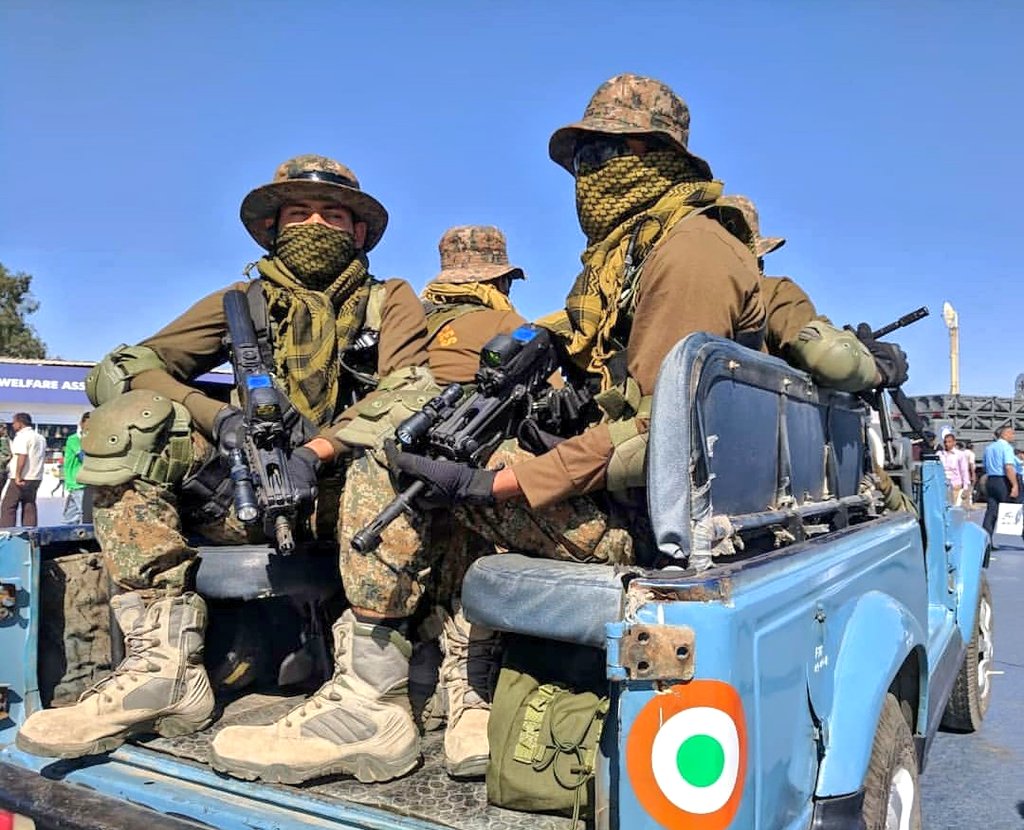 DefenceDirect's tweet image. The Garud Commando Force is the special forces unit of the Indian Air Force. The unit derives its name from Garuda, a divine bird-like creature in Hinduism. 🇮🇳

प्रहार से सुरक्षा 🔥🇮🇳

#IndianAirForce #SpecialForces #GarudCommando