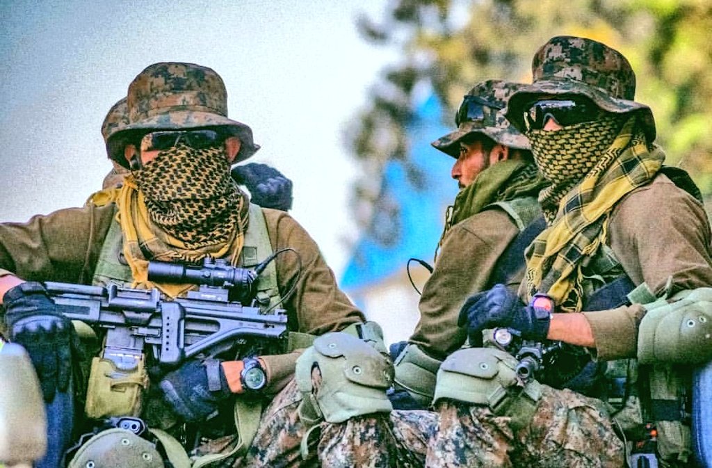 DefenceDirect's tweet image. The Garud Commando Force is the special forces unit of the Indian Air Force. The unit derives its name from Garuda, a divine bird-like creature in Hinduism. 🇮🇳

प्रहार से सुरक्षा 🔥🇮🇳

#IndianAirForce #SpecialForces #GarudCommando