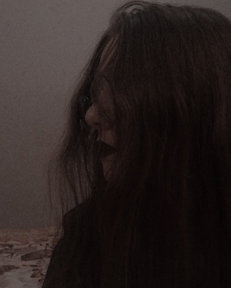bominablle's tweet photo. хранить воспоминания — единственная цель, преследуемая мной здесь. не только ради работ. мне всегда хотелось иметь место, где я могла бы делиться отрывками из жизни и своими мыслями, поэтому рада создать комфортную зону для тех, кто забрел сюда. иных я здесь не держу. https://t.co/NNtSGsyNyH