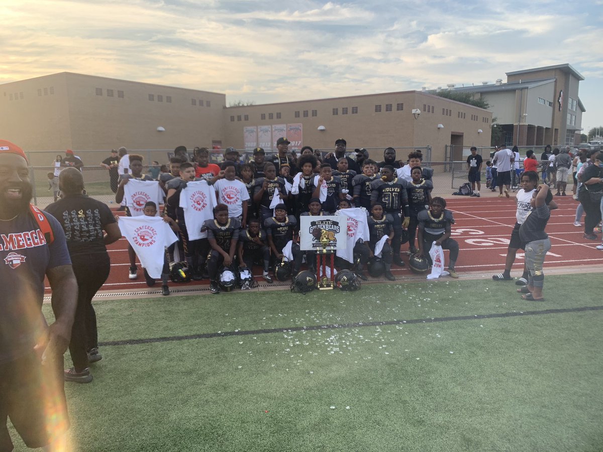 jeremiah__4x's tweet photo. Shout out to my team #SEALTEAM6 and my coaches 💪🏾💪🏾💪🏾 #PACWAYORNOWAY #PACLYFE #PACUNIVERSITY https://t.co/Jc9wNyA7e2