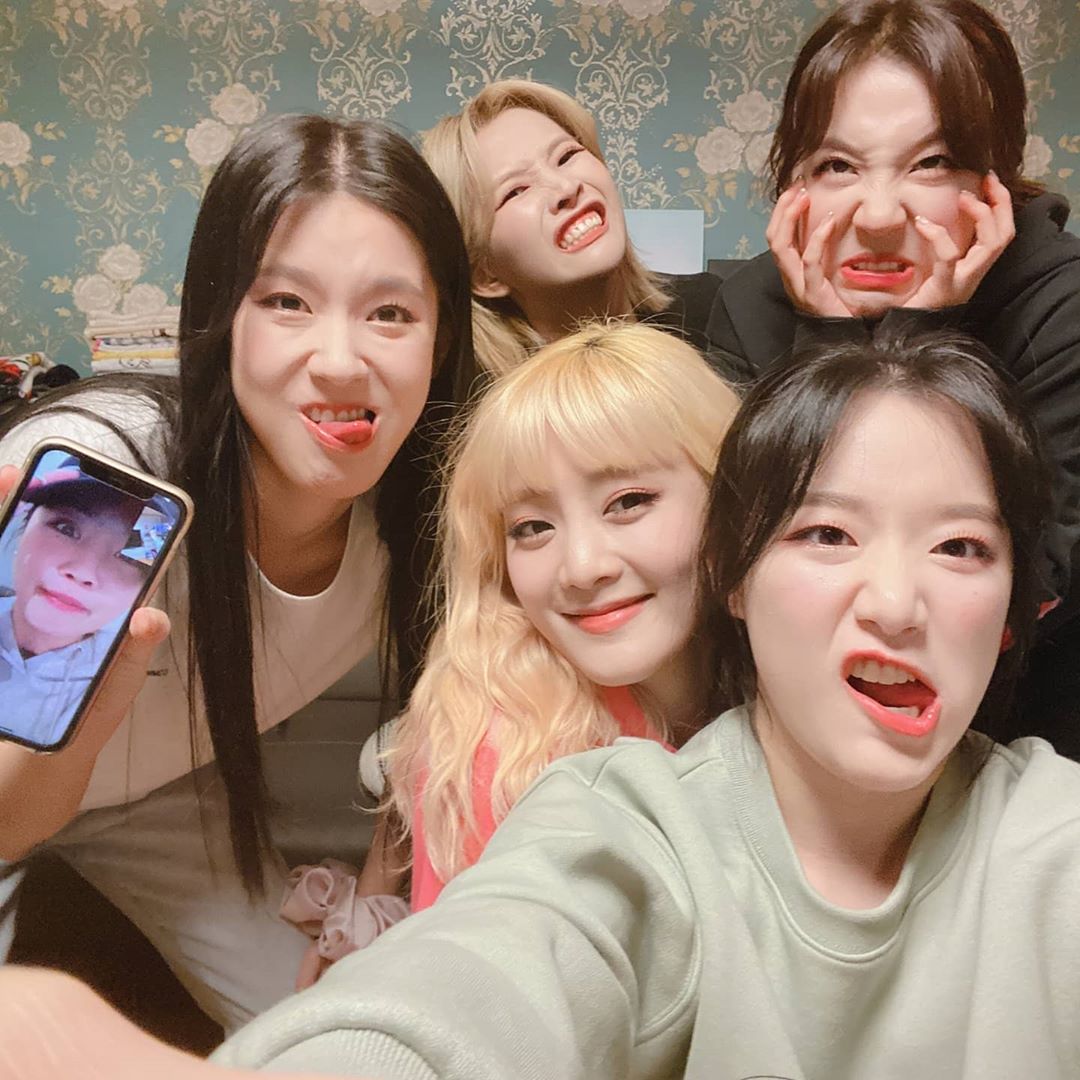 make funny faces wit them !