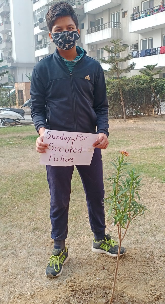 AaravSeth_'s tweet photo. Celebrated 3 occasions, b'days of my mother & grandmother & #Diwali.
Sticking 2 my rules to fight against the rising #AirPollution by planting #trees.
#Sunday4SecuredFuture.☘🌱#DelhiAirQuality
#Solution4Pollution
@LicypriyaK @Monarijulius @WakioDorcas @KaoHua3 @alphanumrixx https://t.co/NpbB6IvaFN