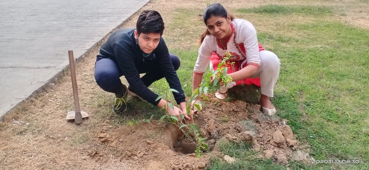 AaravSeth_'s tweet photo. Celebrated 3 occasions, b'days of my mother & grandmother & #Diwali.
Sticking 2 my rules to fight against the rising #AirPollution by planting #trees.
#Sunday4SecuredFuture.☘🌱#DelhiAirQuality
#Solution4Pollution
@LicypriyaK @Monarijulius @WakioDorcas @KaoHua3 @alphanumrixx https://t.co/NpbB6IvaFN