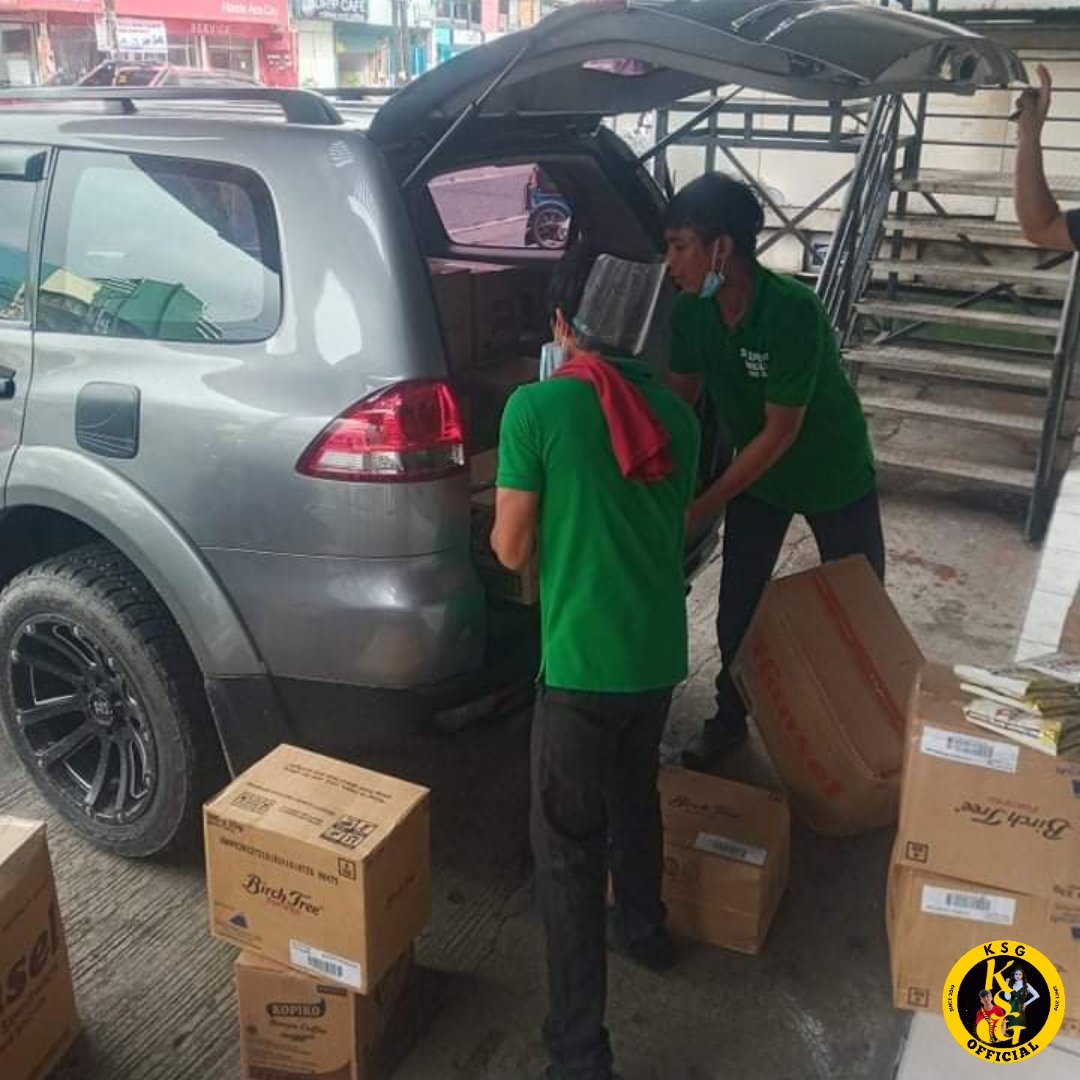KSG_OFC's tweet photo. Kayo ang sunshine namin!!

Relief goods for Cagayan has now delivered through the help of Philippine Red Cross, thank you po. To our sponsors, sunshines, maraming salamat po sa inyo! Patuloy tayong maging liwanag sa kapwa nating Pilipino!

#KaoSeth #CagayanNeedsHelp #RescuePH https://t.co/DkwsSBn6qa