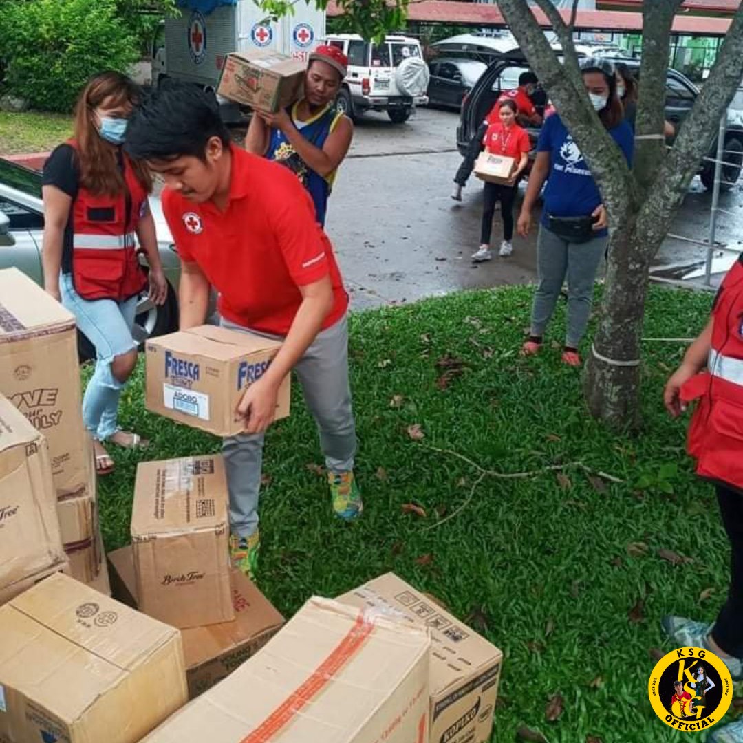 KSG_OFC's tweet photo. Kayo ang sunshine namin!!

Relief goods for Cagayan has now delivered through the help of Philippine Red Cross, thank you po. To our sponsors, sunshines, maraming salamat po sa inyo! Patuloy tayong maging liwanag sa kapwa nating Pilipino!

#KaoSeth #CagayanNeedsHelp #RescuePH https://t.co/DkwsSBn6qa