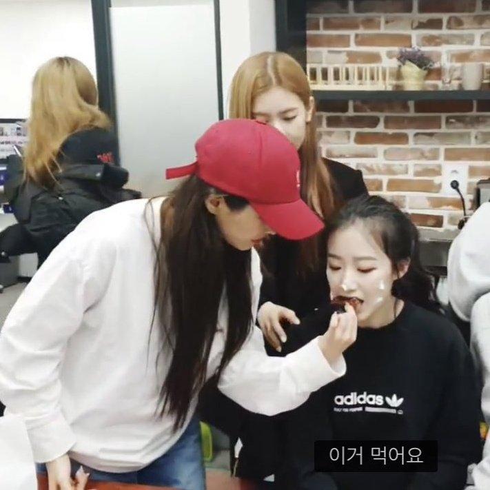 feed your maknae !