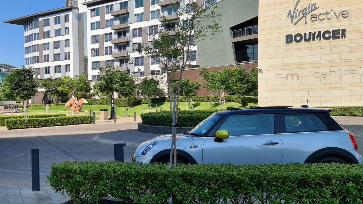BreevAfrica's tweet photo. The morning coffee run @MiraCoffee @MenlynMaine in the new @MINISouthAfrica #electric
#ElectricCars #Battery #EV #GoGreen #BMWi3 #ElectricVehicle #ChargingStations #SouthAfrica #evCrowdRoute #ElectricVehicles https://t.co/5PKy6VSAae
