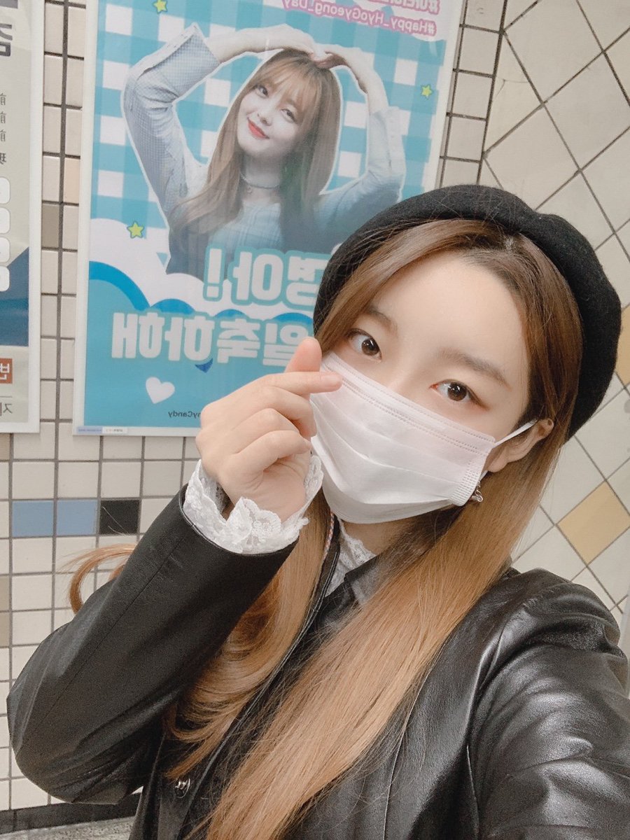 official_ARIAZ's tweet photo. #ARIAZ #아리아즈
11월 15일 오후 6시 효경이의 생일파티 🎉🎉🎉
브이라이브에서 만나요 😘 https://t.co/2gAQ1wsGKj