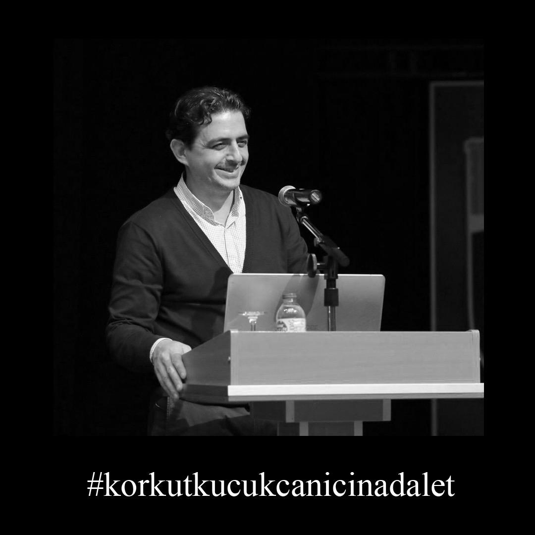 Hiç bir projesi,ruhsatı,imar izni olmayan kaçak Akkent Camii İnşaatında,usulsüz ahşap iskelenin göçüğü altında kalarak can veren Korkut Küçükcan’ı kaybedeli 1 yol oldu. Hala sorumluların yargılanacağı dava açılmadı. KORKUT KÜÇÜKCAN İÇİN ADALET İSTİYORUZ!