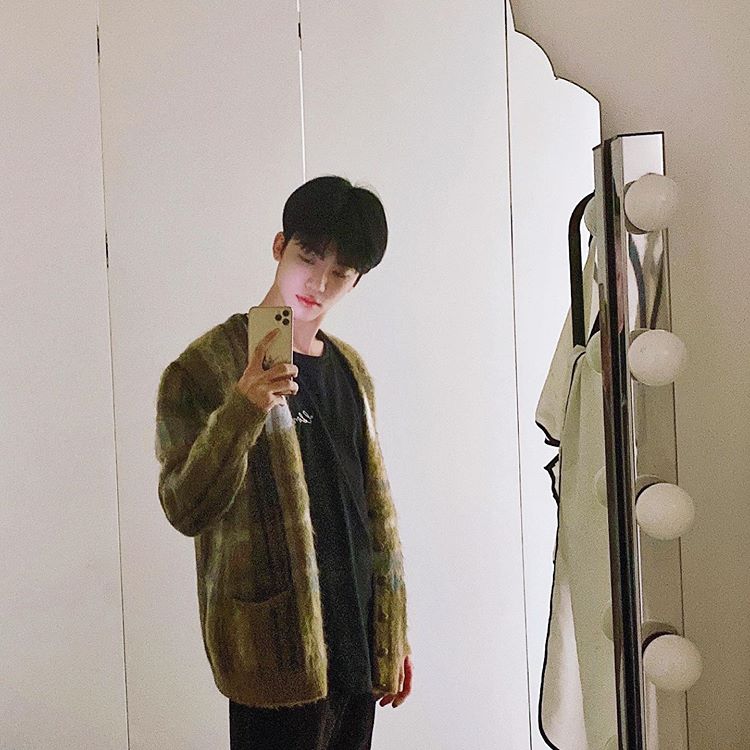 ARKADAŞLAR SİYAH SAÇLI JAEMIN DİYE BİR GERÇEK VAR