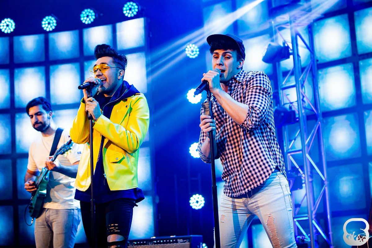 StarrstruckSA's tweet photo. Binge on world-class productions from @Skwattakamp, @MartinBester, @MYCSoweto, @thabsie_sa, @TussenSterre & @armandjoubert7.
Visit https://t.co/YJFAxJKQT6 to purchase your e-Ticket for only R120. #StarrstruckandVibes
#starrstruck #GoldenCircleMoments #Vibes #starrtime https://t.co/QlW2atjWNS