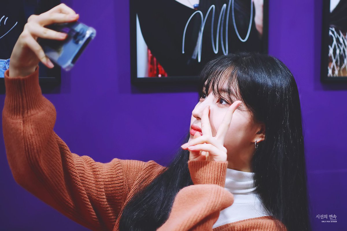 시선의 연속 tweet media