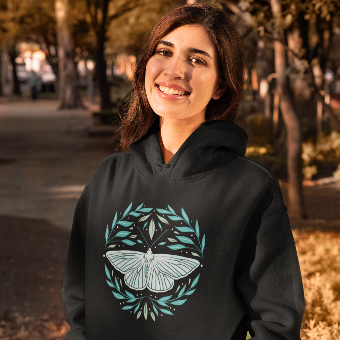 savebutterflies's tweet photo. The Black-veined Moth is a rare and threatened species in the UK, restricted to just 7 sites in Kent.

Raise awareness of this species with our newest t-shirt or hoodie and contribute towards our conservation work to help save threatened species. 👉 https://t.co/OgAgeU0wvE https://t.co/qelFO7xumJ