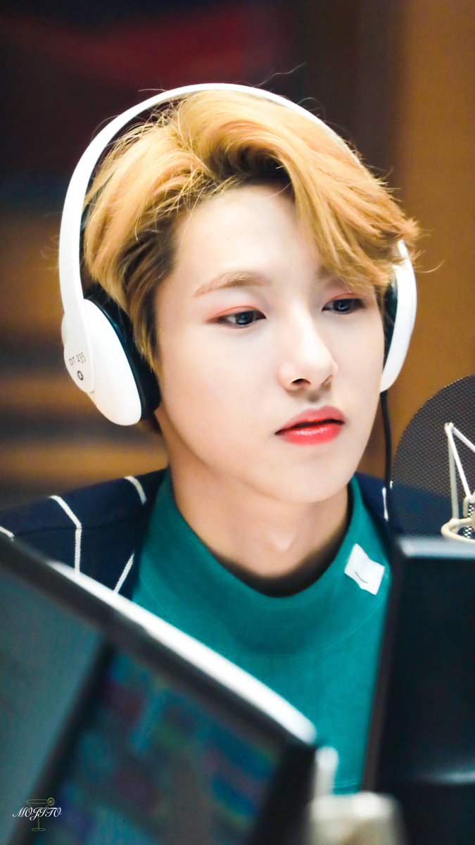 🌈hourly renjun 🏡 tweet media