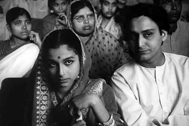 varungrover's tweet photo. Science can explain how we evolved from just another hunter-gatherer species to creators of abstract art in a span of ~50k years and still, nothing can explain the sublime magic some artists manage to ignite in just ~50 years.

#SoumitraChatterjee https://t.co/I1XQ2cfKJx