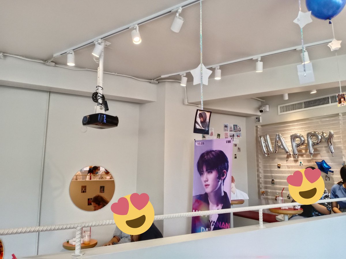 iamninky_ptg's tweet photo. ขนมอร่อย เฟ่น่าร๊ากกกก #AlwaysStayWithYanan https://t.co/ySXolp4Ss0