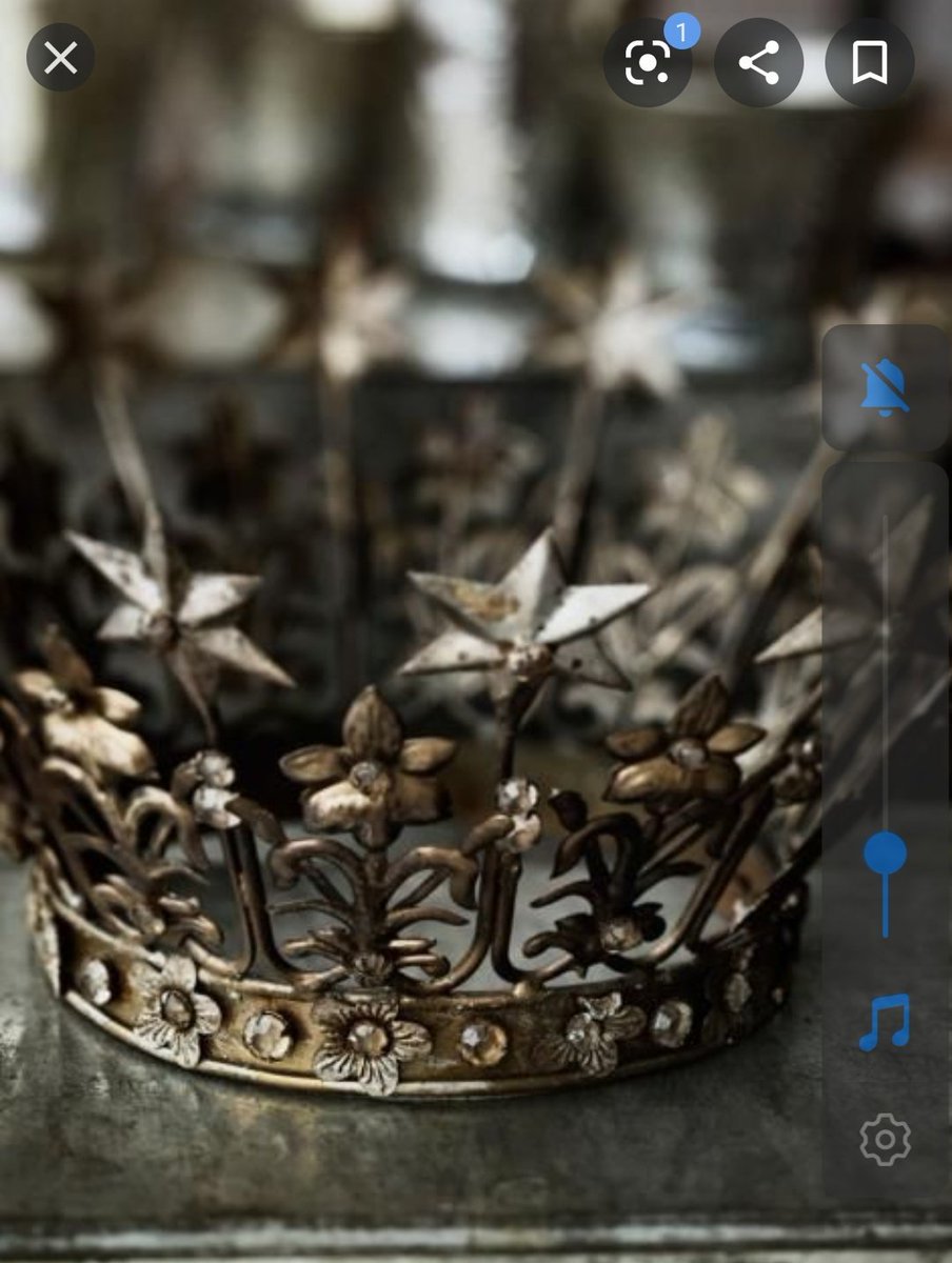 Smiling_Jennie's tweet photo. Окей, я попробовала
Очень даже ничего 😅

Google 
"your name" fantasy gown 
"your name" fantasy crown 
"your name" fantasy weapon https://t.co/Ddi1PProjF