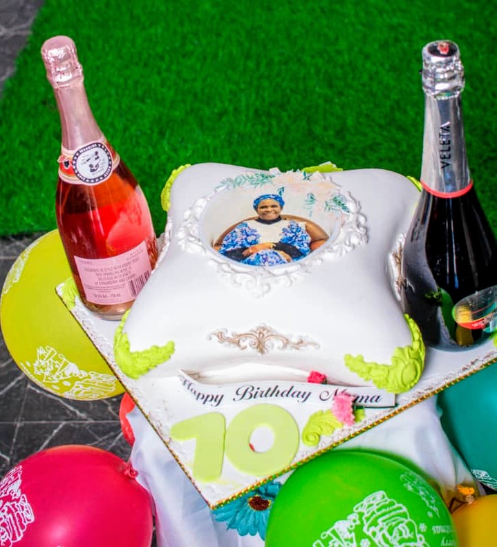 Okagbare01's tweet photo. Issa Double Celebration In My Family today ๐๐
As we celebrate our mom at 70, Baba God gave us a precious birthday gift ๐งโ๐ฆฐ My younger brother's wife gave birth to a beautiful baby girl this morning ๐ถ๐ฅฐ
Everything Na Double Double ๐
#NaGodWin #WeAreBlessed
#ICanOnlyBeGod https://t.co/6dnpZ19XqP