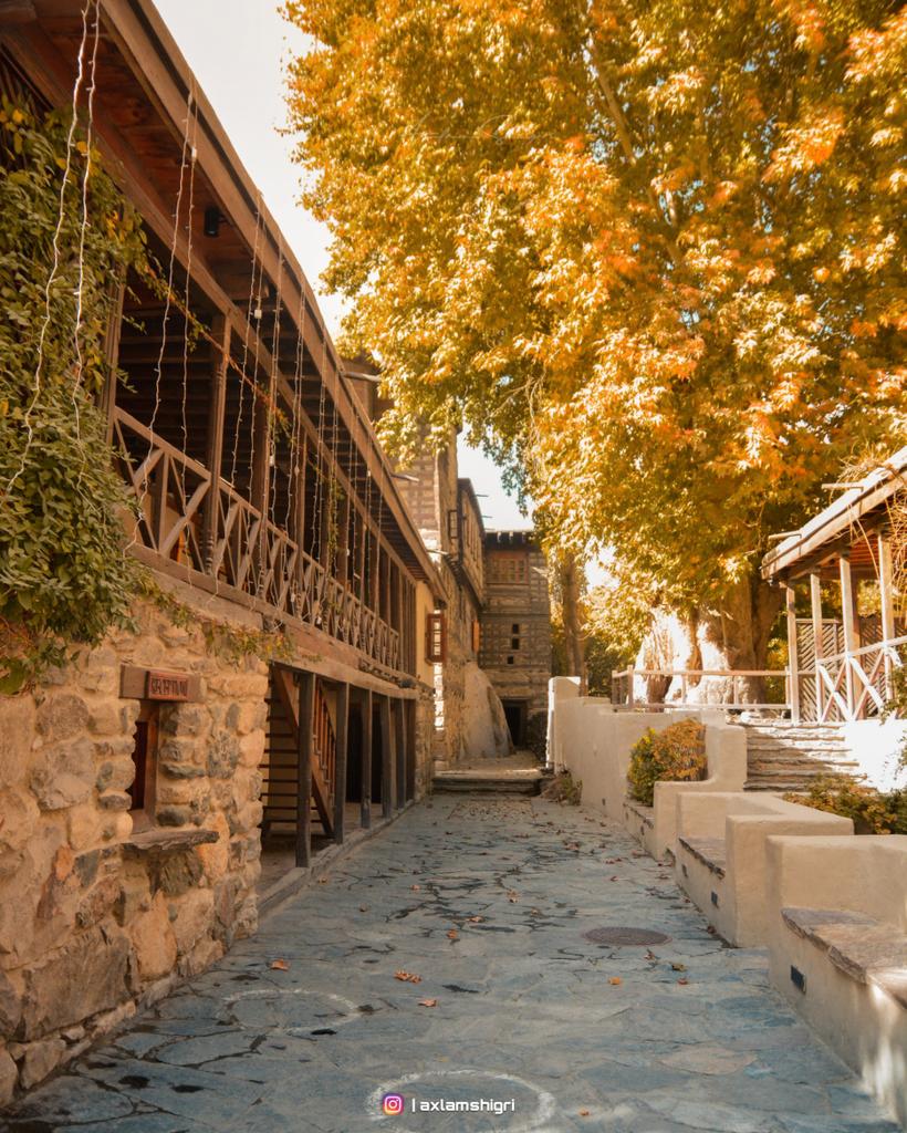 AxlamShiGri's tweet photo. "Autumn is as joyful and sweet as an untimely end."
📍 Shigar Fort - فونگ کھر 
#shigar #shigarfort #Baltistan
#BeautifulPakistan #discoverpakistan https://t.co/LAI3pbyJab