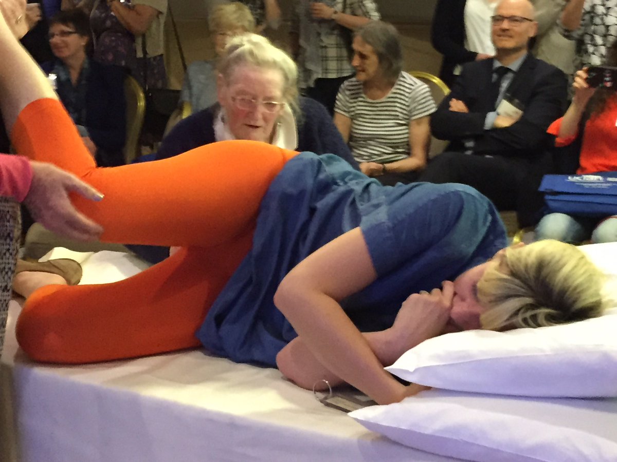 olvindaRM's tweet photo. @jimgthornton @CarolynHastie @GibbleJo @radmidassoc @Gracewife Mary gave an impromptu talk on ‘chinning’ at Normal Labour and Birth conference 2015. She told me to get on the bed so she could demonstrate. Shame about my ladder! #HowBirthWorks https://t.co/A7J7tl4G4y