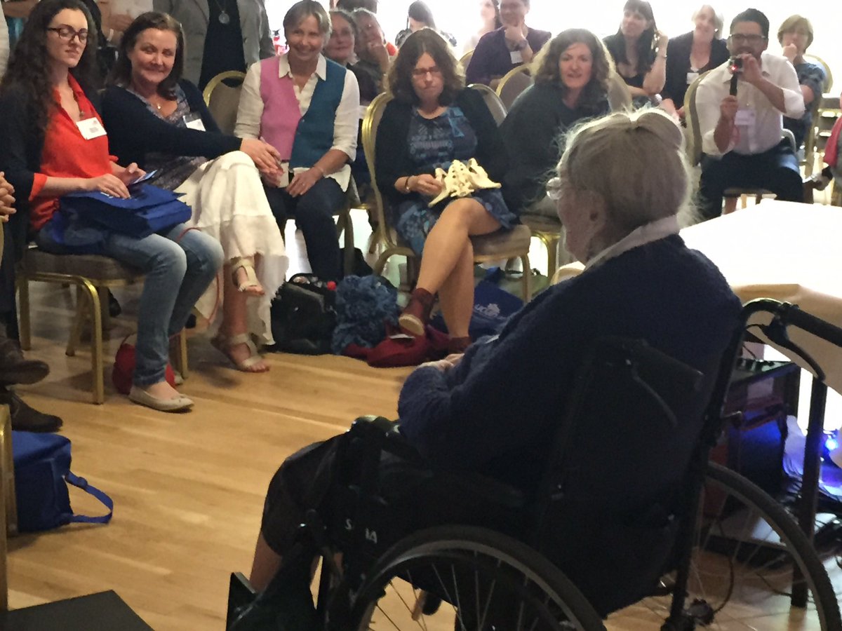 olvindaRM's tweet photo. @jimgthornton @CarolynHastie @GibbleJo @radmidassoc @Gracewife Mary gave an impromptu talk on ‘chinning’ at Normal Labour and Birth conference 2015. She told me to get on the bed so she could demonstrate. Shame about my ladder! #HowBirthWorks https://t.co/A7J7tl4G4y