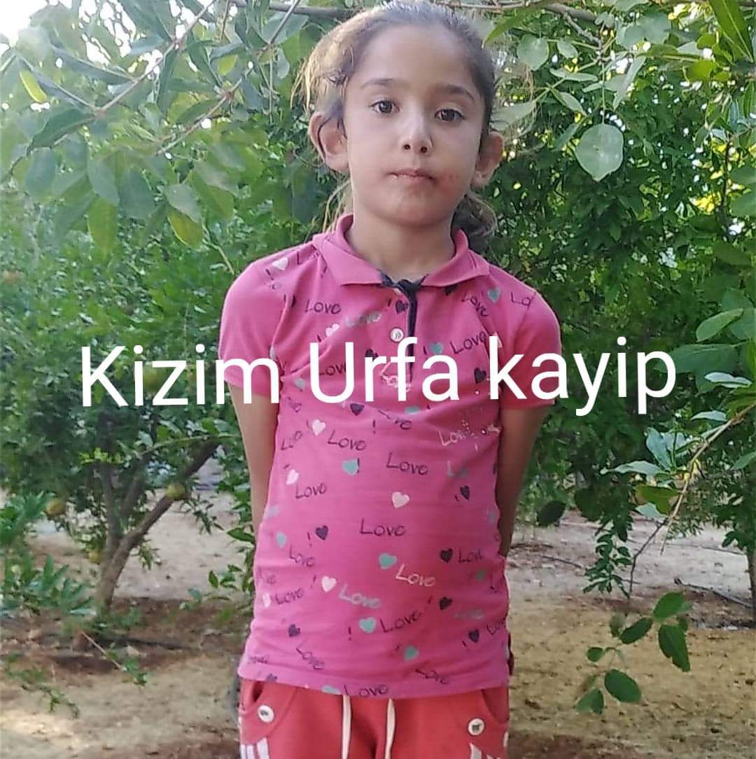 Sariban51075987's tweet photo. Kizim Urfa da kayip bir ay gecti Lutfen kizim daha 7 yasinda yardimci olurmusunuz 😭 https://t.co/7vcop4Am1O