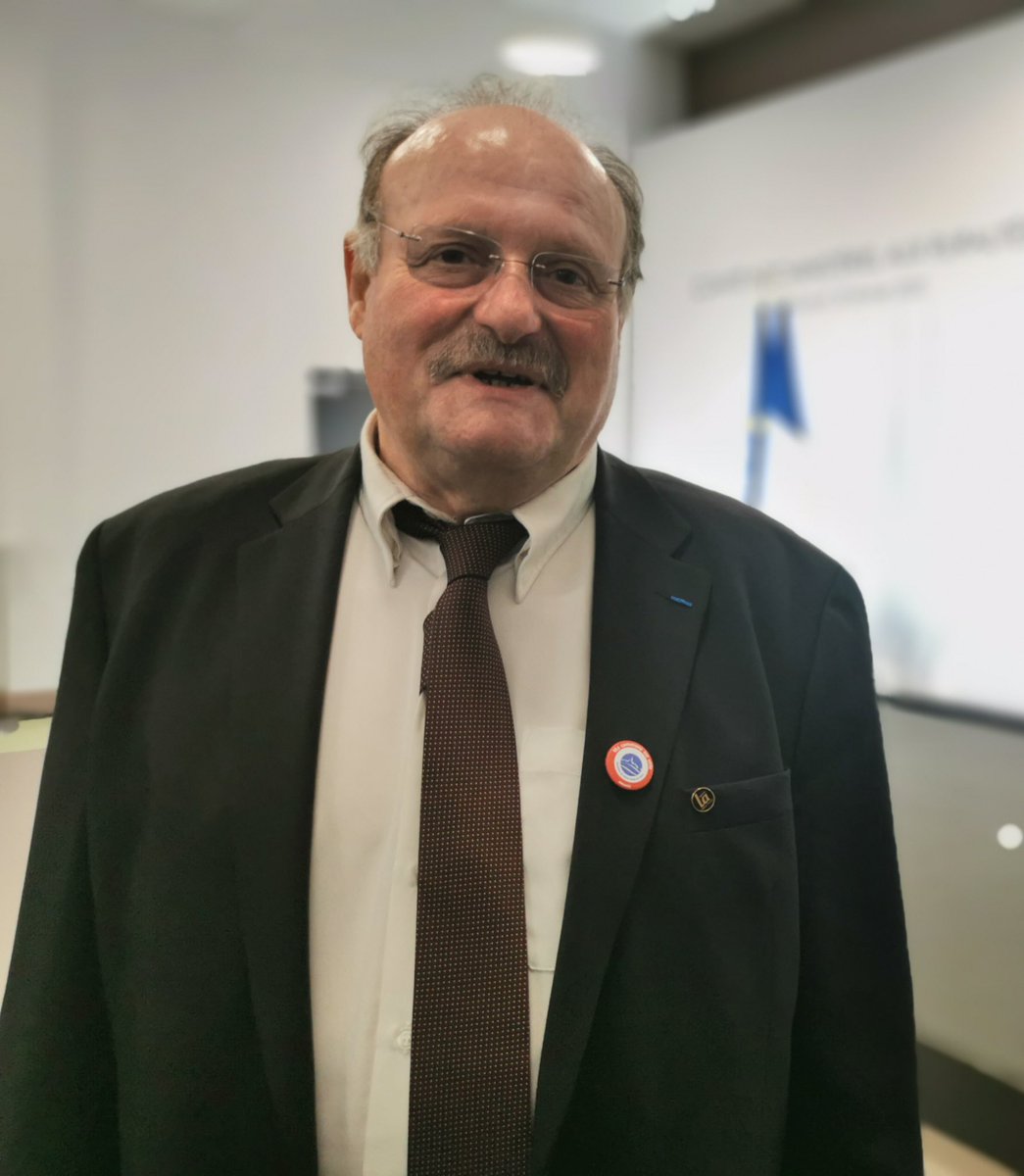 Maires_Ruraux's tweet photo. Michel Fournier, maire de Les Voivres (88) est le nouveau président de l’AMRF. Il succède à Vanik Berberian (@defibrilators) qui devient vice-président, délégué spécial #macommuneestutile #desmairesauservicedesmaires https://t.co/MSwG211SDA