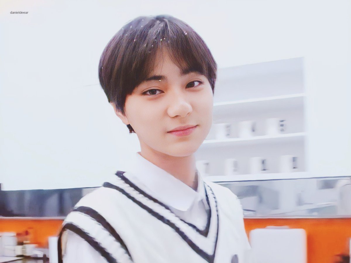 peachyhllc's tweet photo. Whatever he is is very handsome😍💙
🌼
🌼
🌼
#DanielVisual
#Dear_Our_Daniel
#Dandelions_With_Daniel https://t.co/wdUi9aeqCL
