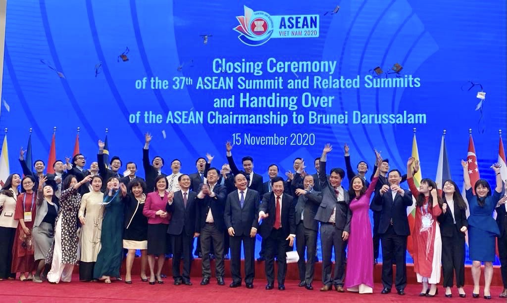 WiesenC's tweet photo. Congrats🇻🇳! Exemplary Chair of #37ASEANSummit 

✅1st Women Leaders Summit
✅Signing of #RCEP-1 of largest trading blocs in 🌐
✅Centre on⚕️Emergencies &amp; Emerging Diseases
✅ASEAN comprehensive recovery plan
✅Exemplary regional - UN model
4 Cohesive Responsive #Resilient @ASEAN https://t.co/AsuP7sa39u