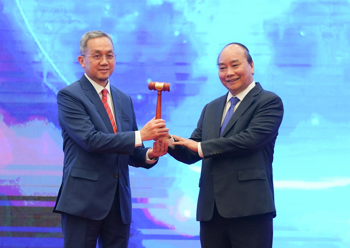 VNGovtPortal's tweet photo. #ASEAN2020VN 
#CohesiveAndResponsive 
Viet Nam hands over @ASEAN Chair to Brunei Darussalam at closing ceremony of #37ASEANSummit &amp; related Summits this afternoon.
Brunei will assume the role next year under the theme "We care, we prepare, we prosper".
https://t.co/siKdDS3bfI https://t.co/0yQErhmUPD