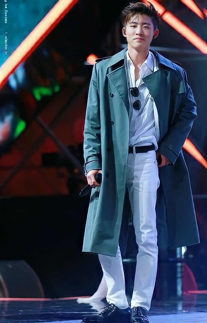 131KHBDAILY's tweet photo. #HANBIN • #김한빈 • #비아이 https://t.co/18RBj59Khz