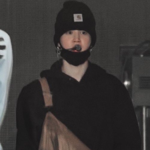 h6bicore's tweet photo. hemlo  7  followers it  maia  :]  !! i’ve  been  thinking  4   a  while n  ive  decided  that  i’ll  move  to  a  new  acc  2 start  again cs  i  feel  like  its  2  much  4  me  here  :( IF  u  still  wanna  b   moots  ,,  my new acc is @sobiwonv !!  hehe  thx  ily  🥺 https://t.co/pT8fQSmG9i