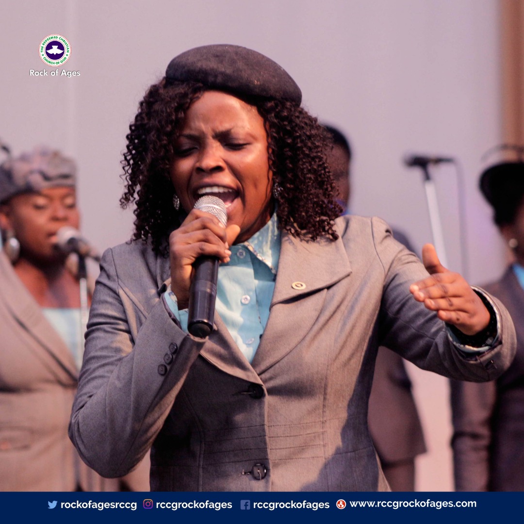 rockofagesrccg's tweet photo. #BeulahVoices
#ServiceAtRoa
Hosanna๐ถ
In the highest๐ต
Let our King be lifted high ๐บ
Hosanna๐ถ https://t.co/MwSLFTC2HK