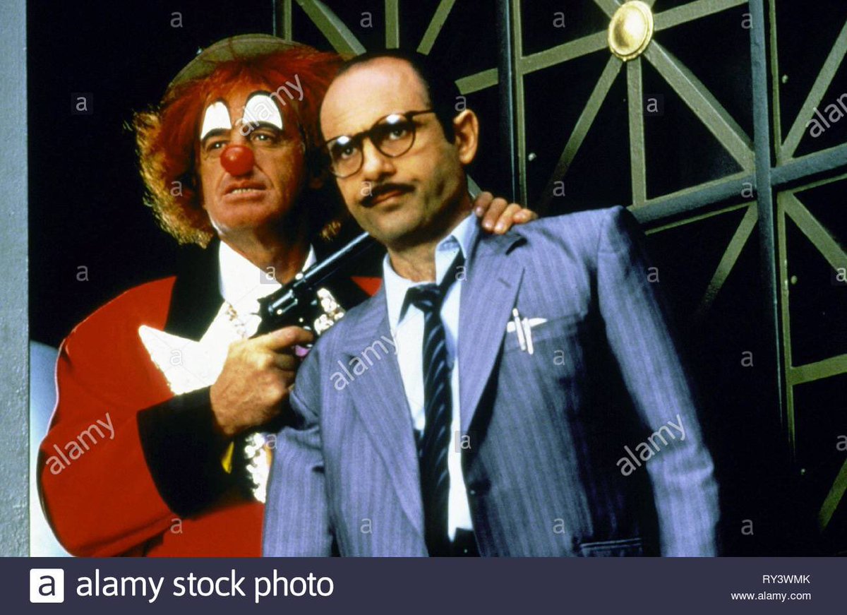 pseudo_jean's tweet photo. Que se passe-t-il ? Je vois les gens tomber à bras raccourcis sur le film Hold-up !  Quelle mouche les a piqués ?  Ce n’est certes pas le meilleur des Belmondo, mais il avait un côté Casa de papel avant l’heure. Donc arrêtez d’emmerder le monde à critiquer Hold-up !  #holdup https://t.co/9ipK7VX2KW
