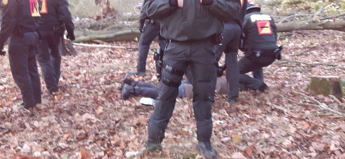 MauliBewohner's tweet photo. Der Todesfall in Amerika lässt grüßen....vielleicht gibt es in Deutschland ein Polizeiproblem? https://t.co/r6JyAt6qT3