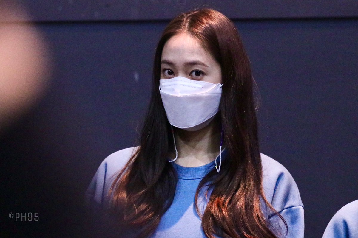 ph090905's tweet photo. 201115 #애비규환 롯데시네마 건대

#정수정 #크리스탈 #Krystal https://t.co/crhsErwqv6