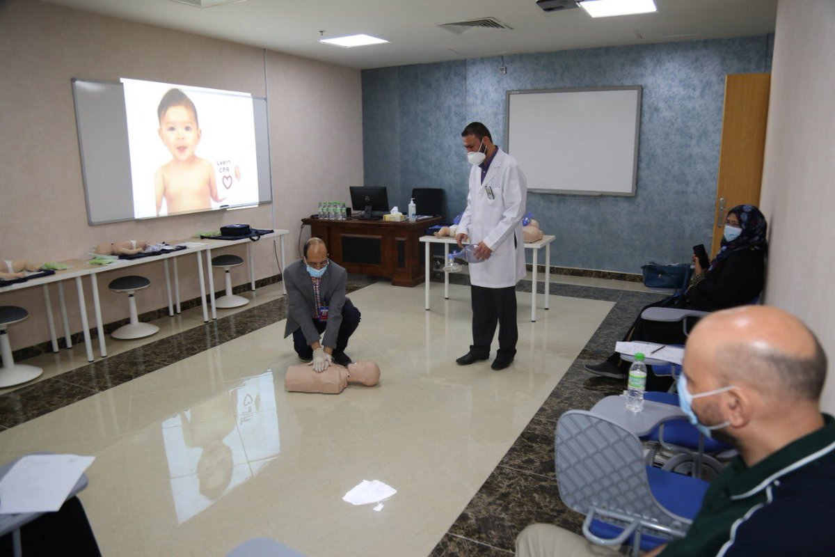 MSCsimulation's tweet photo. يسر #مركز_المحاكاة_الطبي في #كليات_الريان بالمدينة المنورة

أن يعلن عن بدء إنطلاق دورات BLS خلال شهر نوفمبر وخاصة لأطباء الرعاية الصحية الأولية. 

و أكثر من ٢٥٠ طبيب وممرض يستفيدون من برامج الانعاش الرئوي والقلبي بشهادات معتمدة من #جمعية_القلب_السعودية https://t.co/qGrkcExvPR