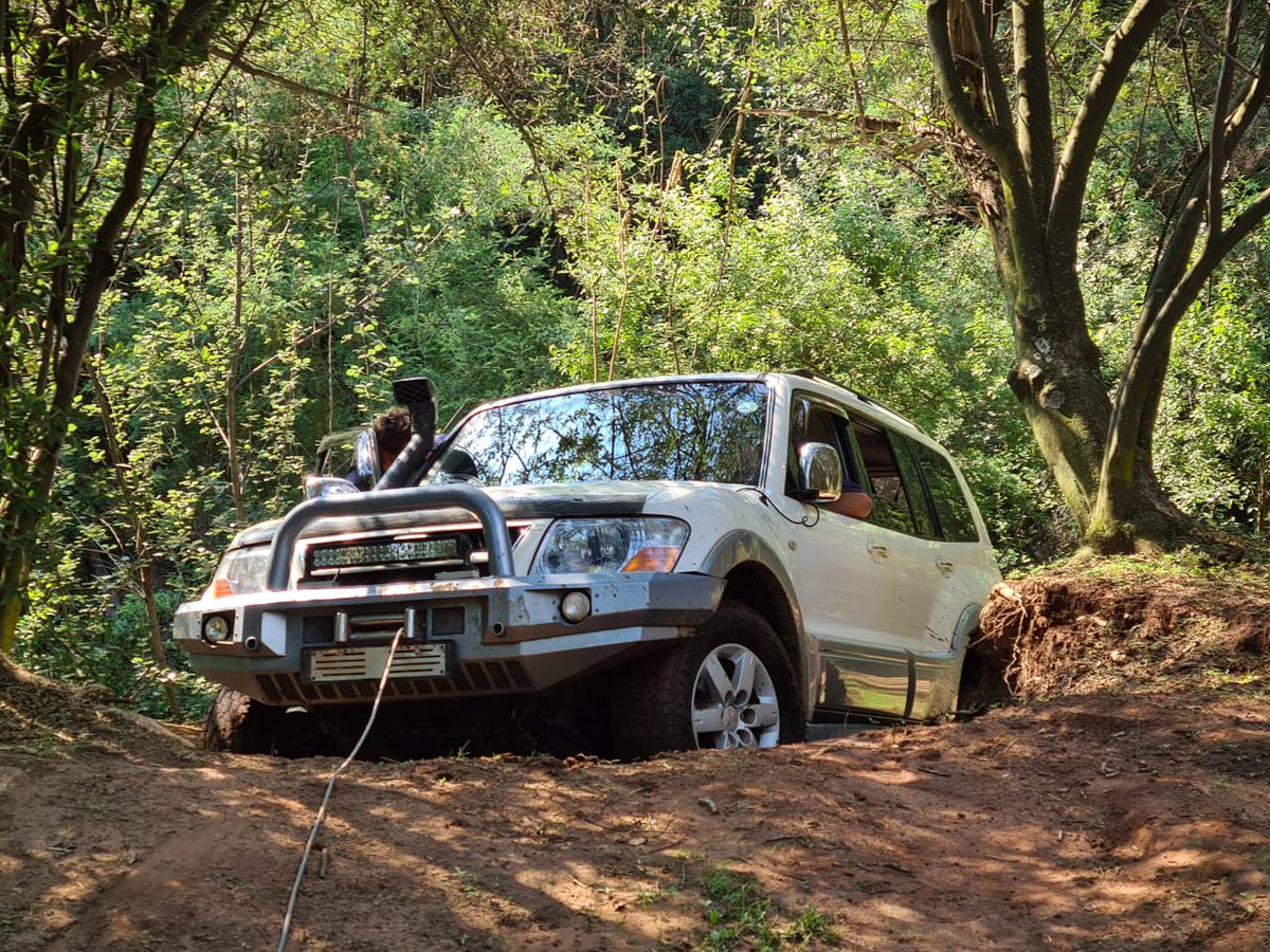Now we know the winch works on our 4x4. Had a lovely day at Spookspruit4x4 zondagh.africa/spookspruit/in… with great teaching by Johan "Spook" Havenga