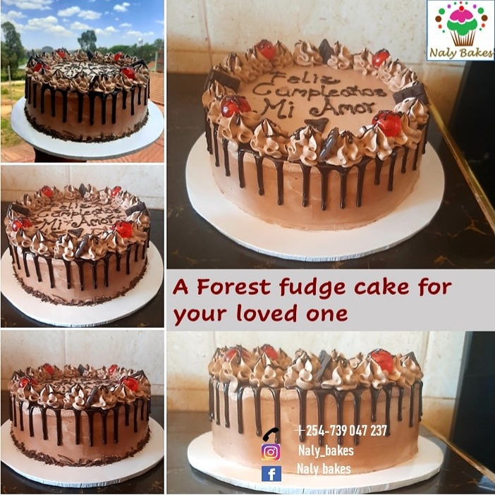 Nalybakes's tweet photo. Wish your loved one happy birthday in Spanish or any language you like at Naly bakes.

#felizcumpleañoscake #forestfudge #fudgecakes #naly_bakes #forestcake 
#cherrytopping #minichocolatebars #fudgefrosting #chocolatechips
https://t.co/rnLCjqj21G https://t.co/vcGO4iPUr1