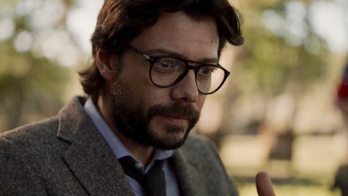 Mesafeli olmanın en iyi yanı budur; kararlarını sorgulayamazlar, düşüncelerini yargılayamazlar ve sen izin vermedikçe hayatına dahil olamazlar.

La Casa de Papel, 2017