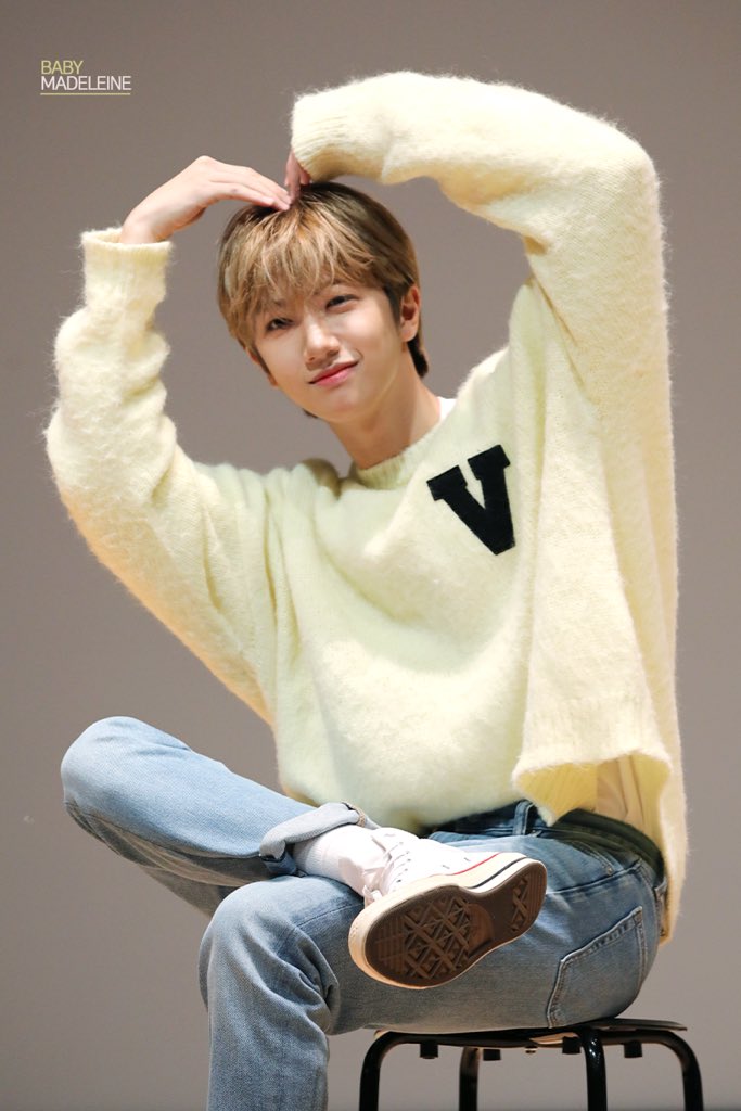 Baby__Madeleine's tweet photo. 201114 신나라 첫대면팬싸인회

많이 많이 사랑해 다정한 원진아💛

#원진 #WONJIN #아기마들렌 
#크래비티 #CRAVITY @CRAVITY_twt https://t.co/99bhR1s3nO