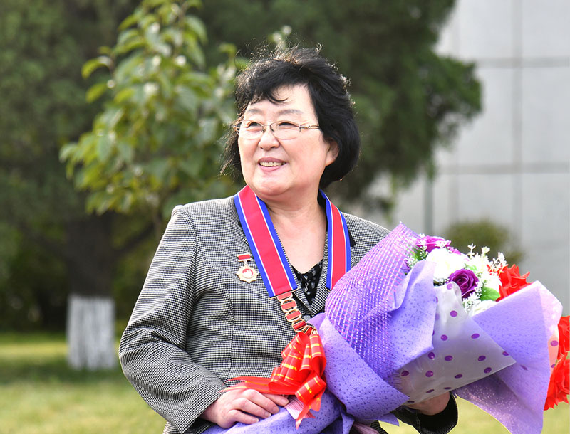 Korea_Friend_UK's tweet photo. Pak Song Suk, deputy chief in charge of technical affairs of the Pyongyang Maternity Hospital https://t.co/85mI2vaHb3