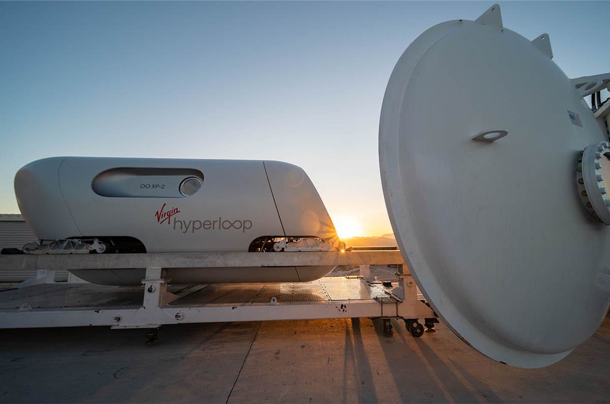 AutomobileMonks's tweet photo. First test on the Virgin Hyperloop carries two passengers for a distance of 500 meters in 15 seconds.

✓First-ever test with human passengers conducted at 160kph
  
#theautomobilemonks 
#virginhyperloop 
#virgingroup 
#virginhyperloopone https://t.co/sqVZMiTKKd