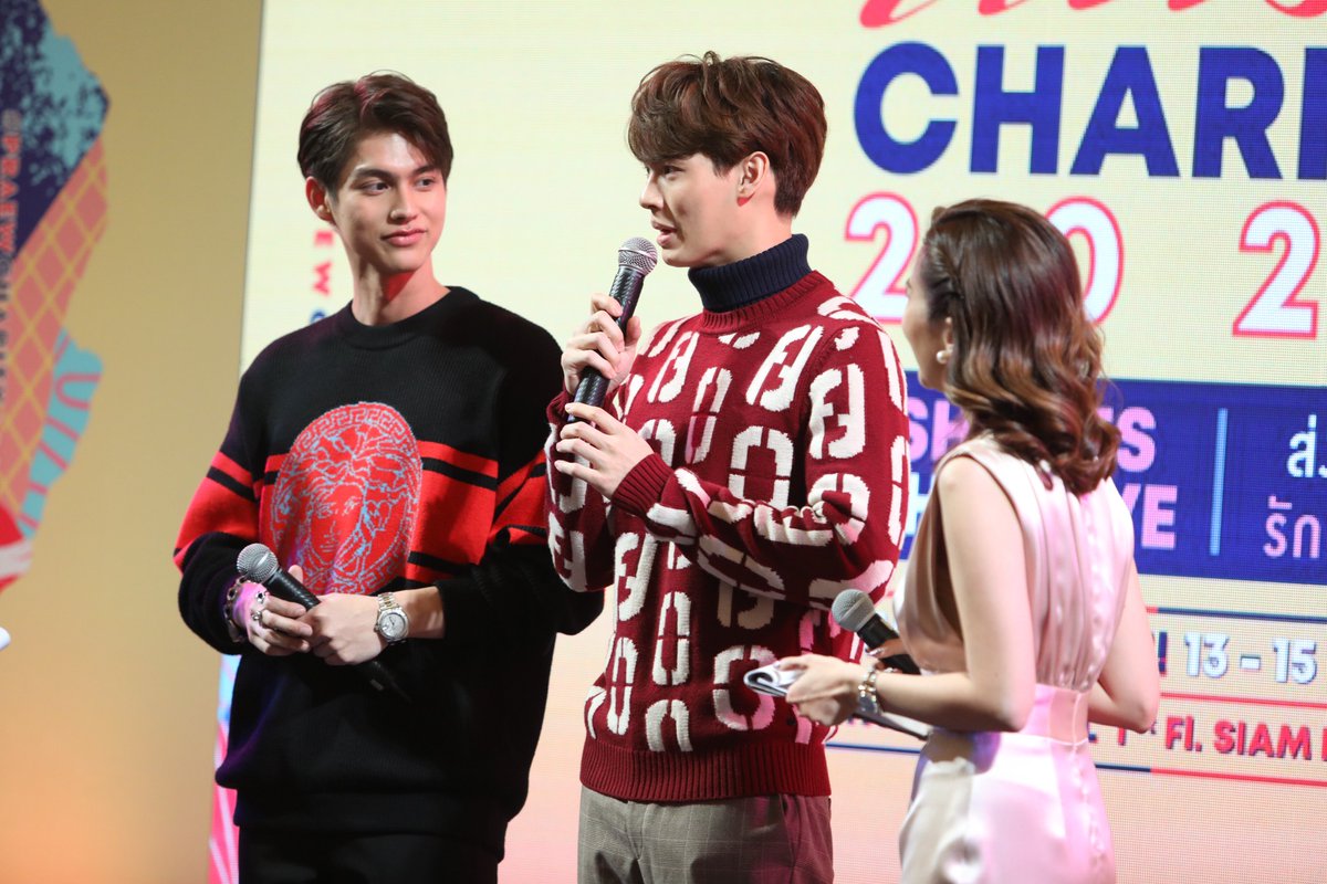 Siam_Paragon's tweet photo. ไบร์ท-วิน นำทีมคู่จิ้นทั้ง คริส-สิงโต, ออฟ-กัน และ เต-นิว มามอบของประมูล ในงาน PRAEW Charity 2020 “Share the Love ส่งรัก...รักษาน้อง” ณ แฟชั่น ฮอลล์ ชั้น 1 สยามพารากอน

#SiamParagon #BeAmazed #WorldClassExperience
#PraewCharity2020 #SiamparagonxPraewCharity2020 https://t.co/2fxTNbxkdX