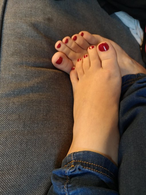 Moin. https://t.co/UtIY4HEV1f<a href="/tag/feet"class="tags"><span>#feet</span></a><a href="/tag/hello"class="tags"><span>#hello</span></a><a href="/tag/horny"class="tags"><span>#horny</span></a><a href="/tag/footlovers"class="tags"><span>#footlovers</span></a><a href="/tag/f%C3%BC%C3%9Fe"class="tags"><span>#f&uuml;&szlig;e</span></a><a href="/tag/fansonly"class="tags"><span>#fansonly</span></a>