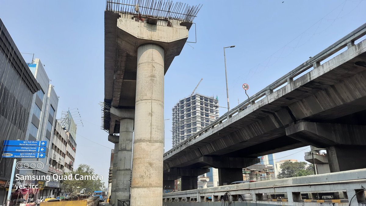 DevelopedSurat's tweet photo. #Double_Height #Fly_Over_Bridge over #Sahara_Darvaja Junction , #RailwayTrack & above #Ring_Road
#ટેકસટાઇલ_માર્કેટ એરિયામાં #સહારા_દરવાજા & #રેલ્વે_ટ્રેક ની ઉપર #ડબલ_હાઇટ #ફ્લાયઓવર_બ્રિજ
#Surat #yes_icc #CentralZone #VarachhaZone #LimbayatZone
Clicked by #FenilThakkar @OurSMC https://t.co/C7MODfvwrl