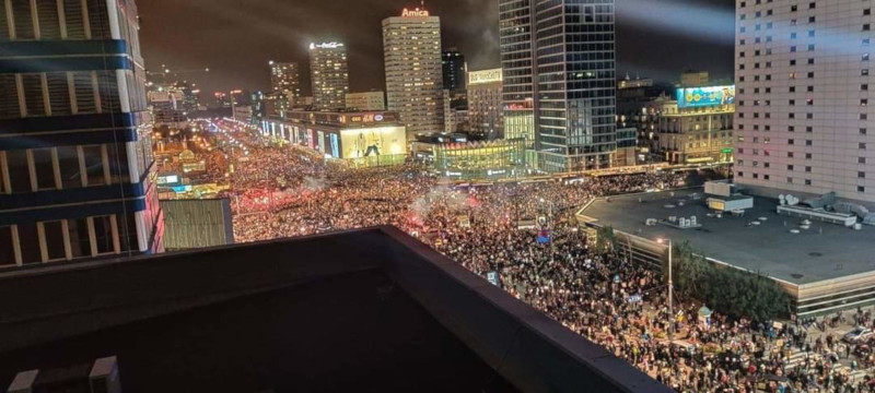 npaetincelle's tweet photo. #Pologne

 « PiS hors de nos chattes ! » 

Législation obscurantiste sous influence de la hiérarchie catholique VS mouvement jeune et organisé qui agglomère les mécontentements

Retour sur la mobilisation polonaise pour le droit à l’IVG ✊
👉https://t.co/xFNVE2LGRR https://t.co/3tOBRGPLnp