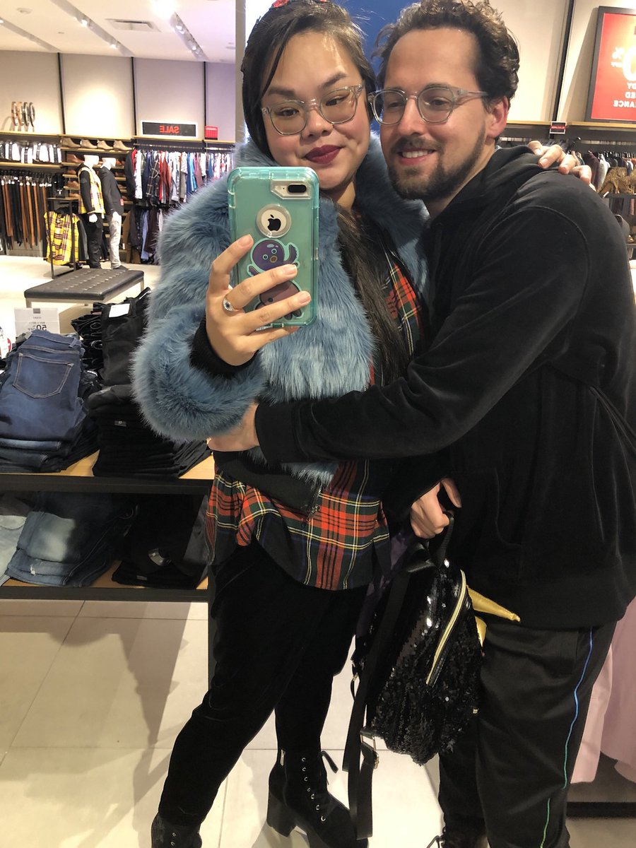 Cellosea1986's tweet photo. 2020 changes our bodies and faces, I love all that we are and are becoming. Happy 15th months Lover #maxjello #maxjellopower #15months #powercouple #highervibrations #healinglove #healingenergy #secondwinter #15mo #15months❤️ #warbyparker https://t.co/TCoGD5Cd5p