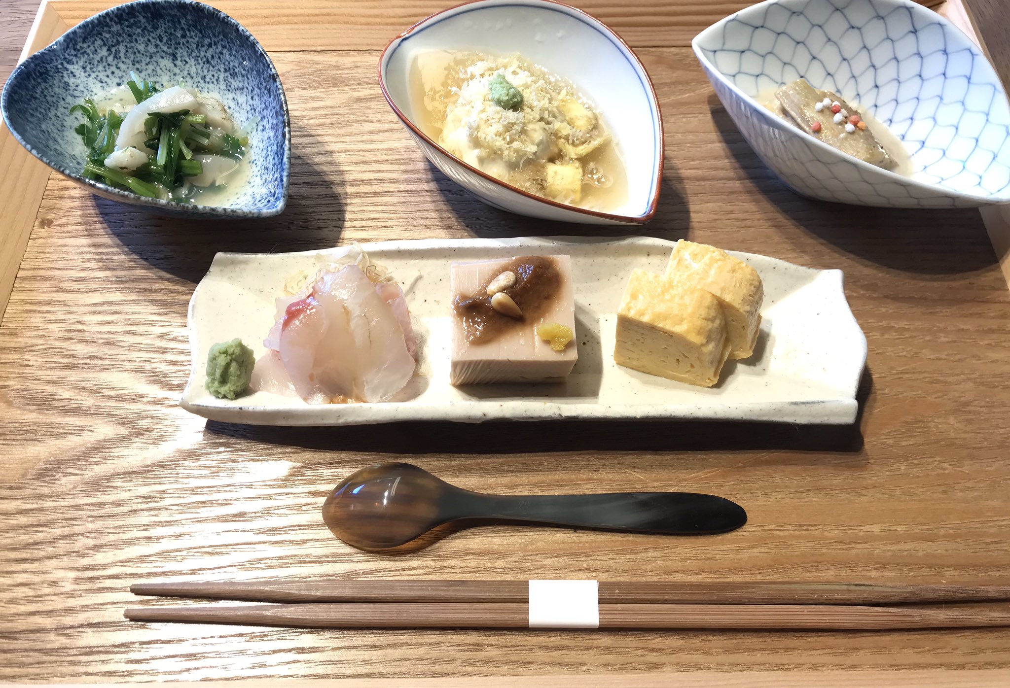 Kenta Oshima 11 11にオープンした和食板垣さんへお昼を食べに行きました とても趣のある外観の店構えと 雰囲気の良い店内で とても美味しいお食事をいただきました 北千住にお近くの方もそうでない方もぜひ予約して食べに行かれることをオススメし
