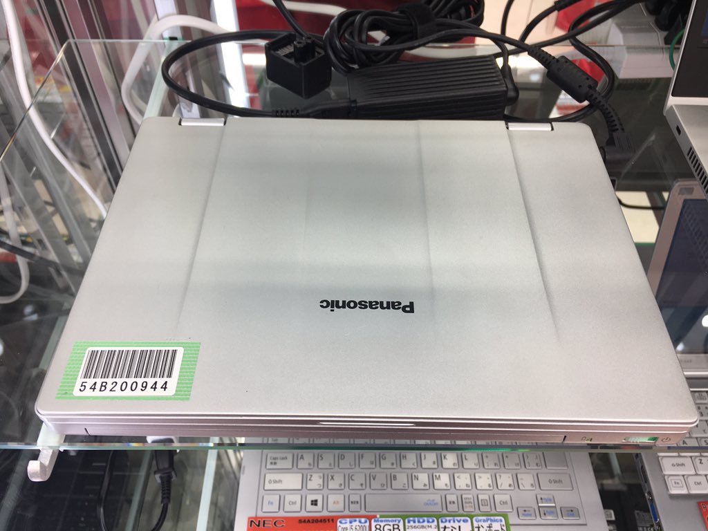 PCcomfullAKB3's tweet photo. レッツノート RZ5入荷してます！
メモリ8GBモデルはなかなか入荷が無いので、貴重です✨
今回2台入荷しましたが、両方ともかなり状態は良いので、お早めに！
#PCコンフル #RZ5 #レッツノート https://t.co/GuHXGVyhlC